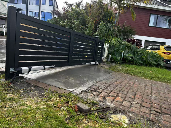 Aluminium Fencing — Supply & Install Package